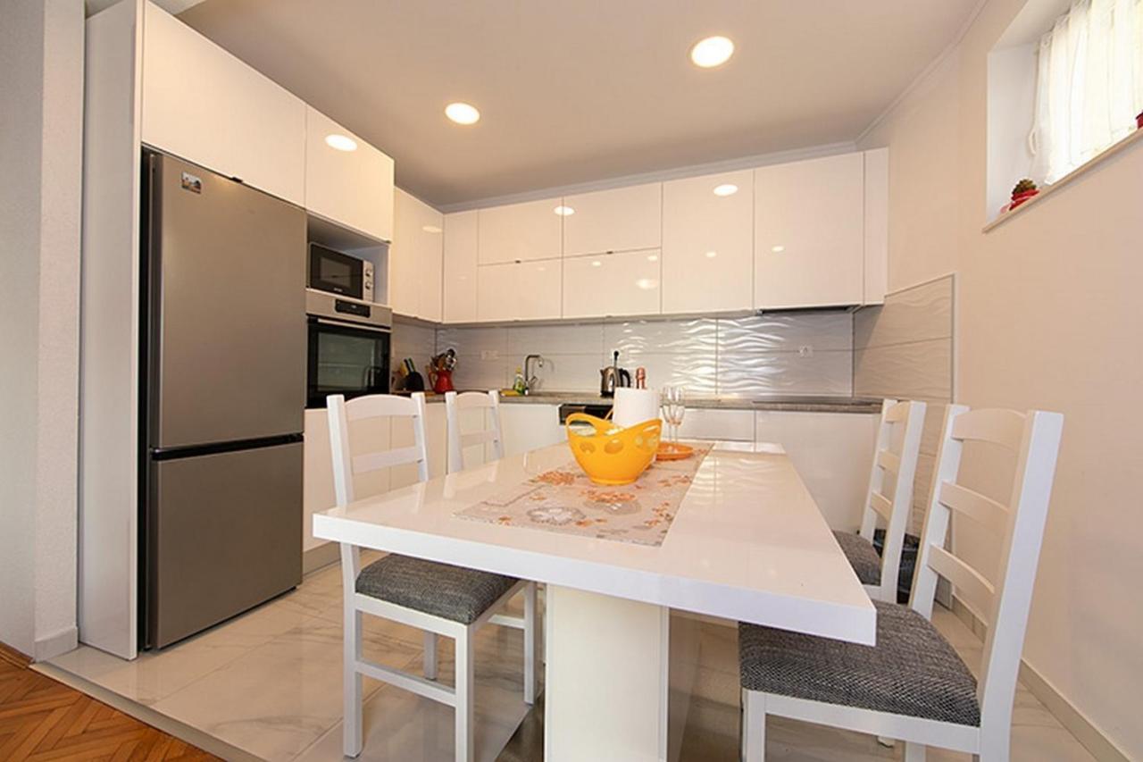 Apartment Tucepi 6695A Extérieur photo